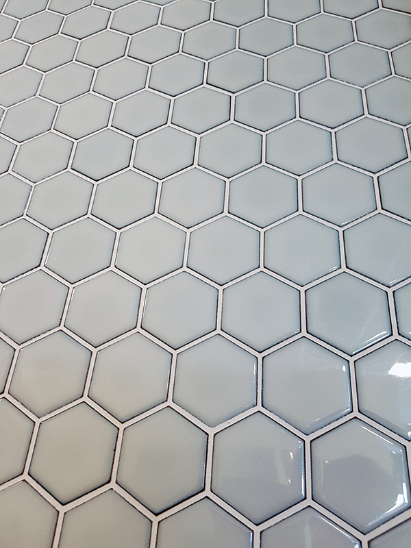 The Mosaic Factory Mozaika HEX5 Soft Grey Edge Glossy